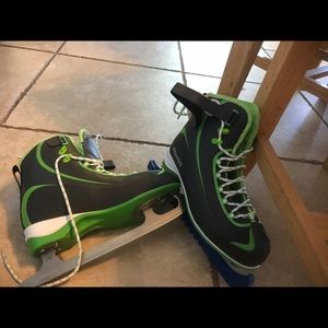 Men’s black Riedel ice skates, like new